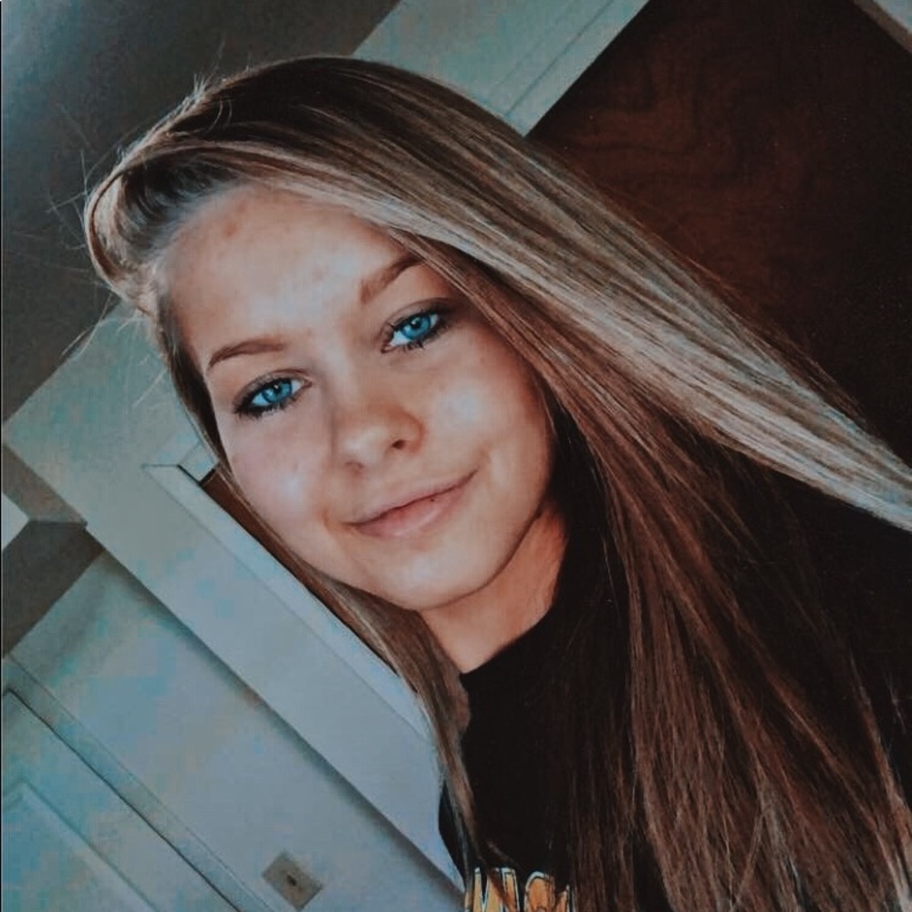 Meet your Posher, Kayla